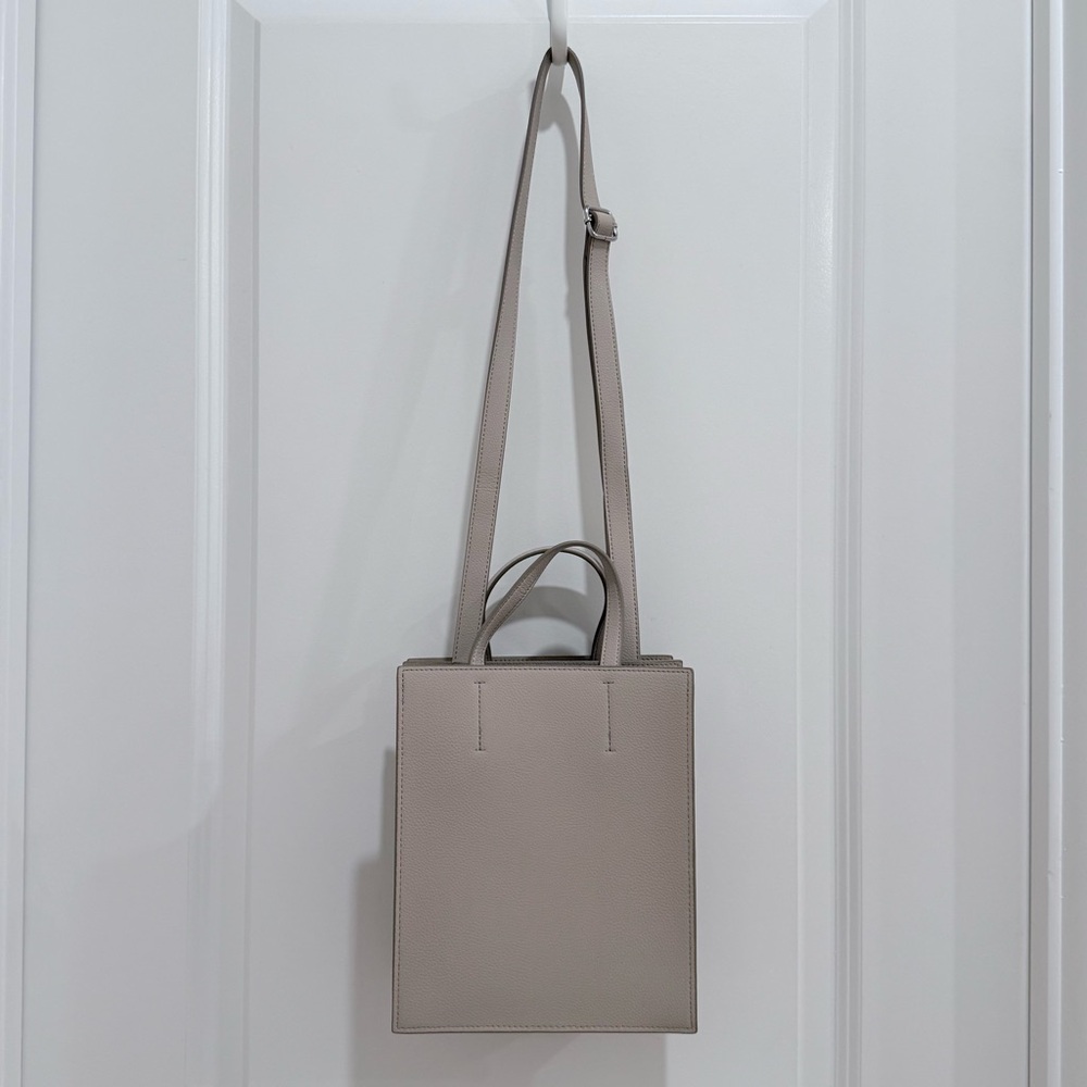 UNIQLO Minimalist Taupe Grey Faux Leather Rectangle Shoulder Bag - Picture 2 of 9
